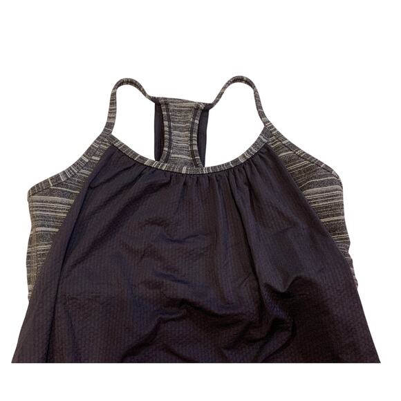 Lululemon Gray Racerback Tank Top with built in sports bra size 4 - EUC - Picture 3 of 7